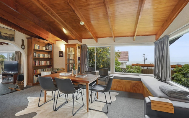 Lakeview Escape with spa - sauna - patio