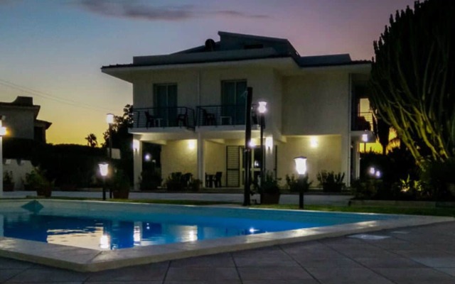 Отель Residence Villa Eva Фонтане-Бьянке вид на фасад