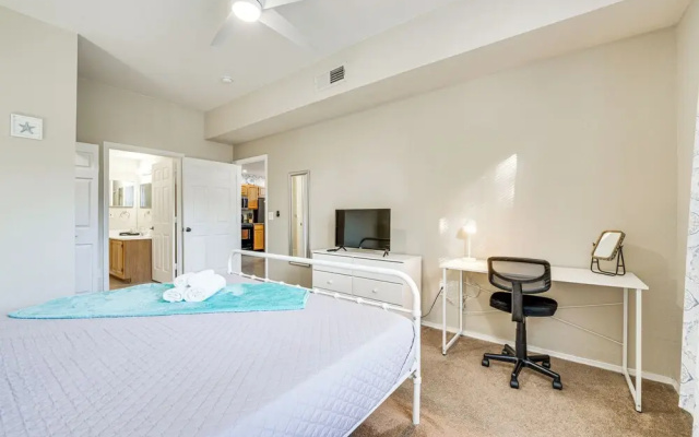 14 Mi to Disney World: Kissimmee Condo w/ Perks!
