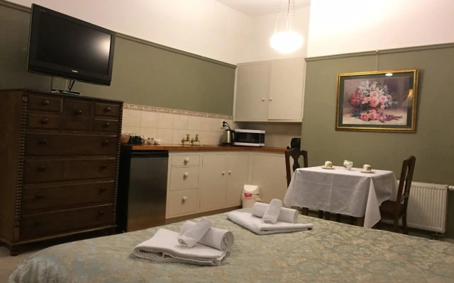 Albatross Inn Bed and Breakfast