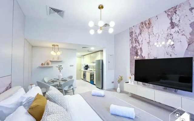 Stylish Ground-floor Studio JVC