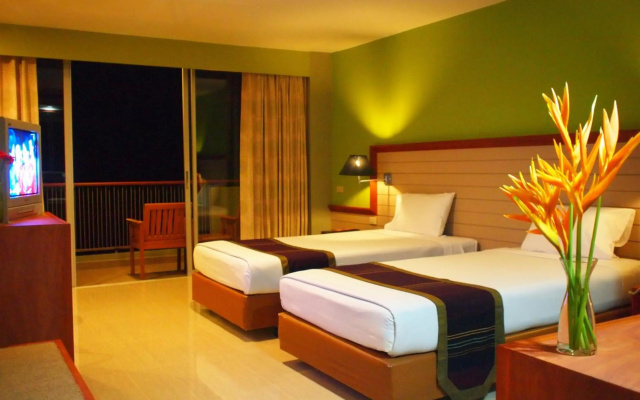 Long Beach Cha-Am Hotel