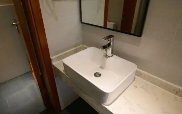 U Plus Hotel (Shanghai Xidu)