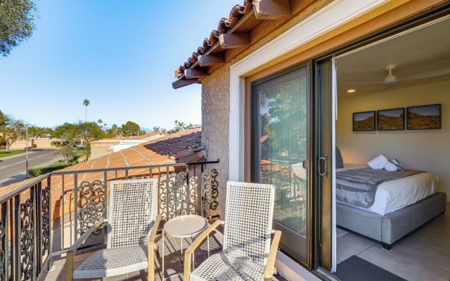 Modern Scottsdale Townhome w/ Heated Pool Access