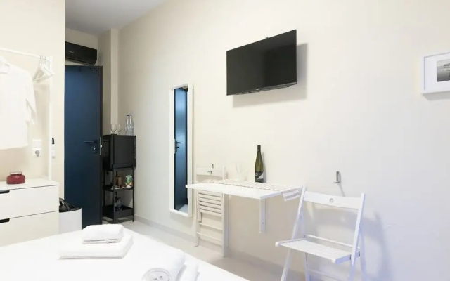 Astra Beach Studio 1