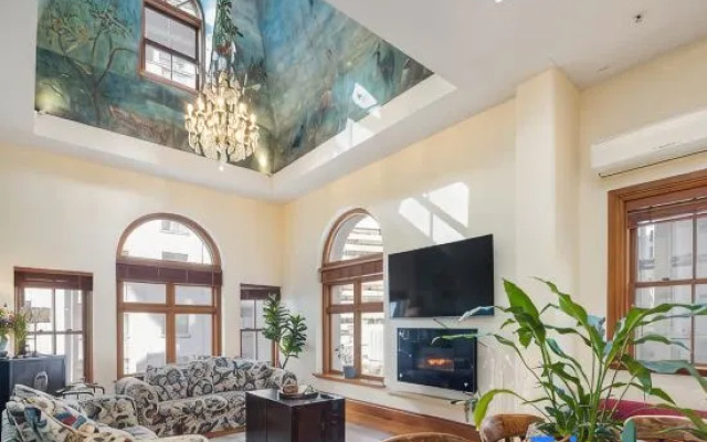 Lambton Quay Loft - Sleeps 10