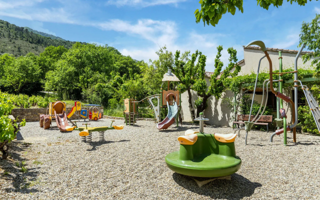Natural stone house in stunning location with small beach at 300 metres