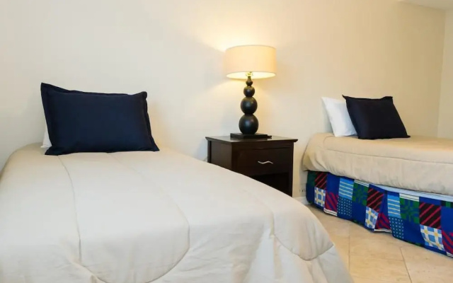 Palm Cay 5