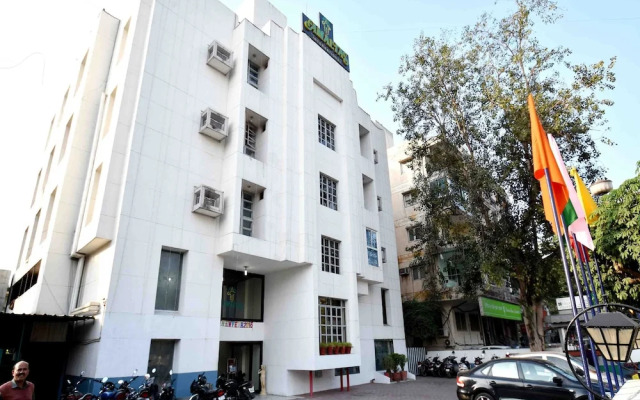 OYO 3771 Abhay Prashal