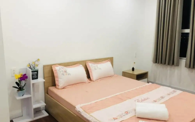 Sunrise City Alms Luxury Apartment