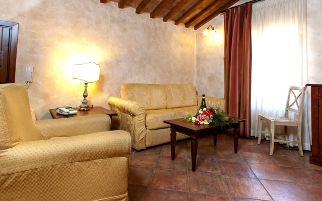 Casciana Apartments