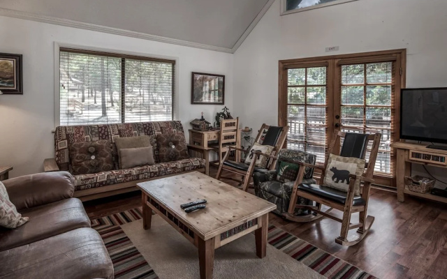 206 Coal Mountain - Three Bedroom Cabin