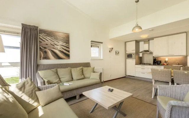 Cozy Coastal Retreat Texel
