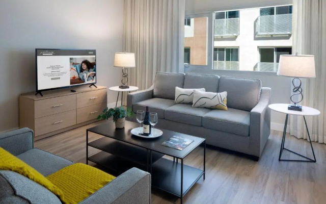 Art House Hotel and Suites