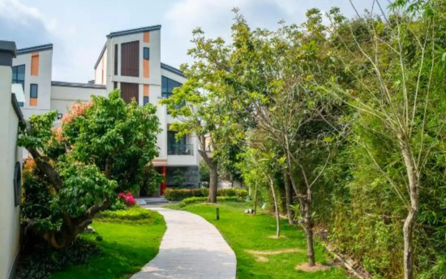 Gaotan Hot Spring Hotel