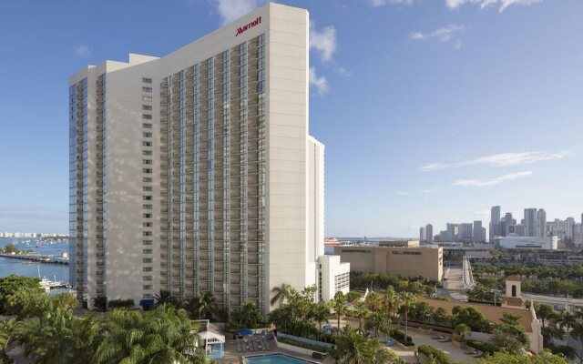 Отель Miami Marriott Biscayne Bay вид на фасад