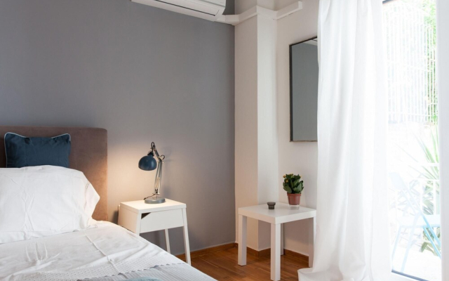 2 Bdrm apt for up to 6 Guests Next to Acropolis Museum