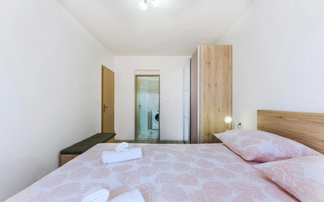 Awesome Home in Krnica With 2 Bedrooms, Wifi and Outdoor Swimming Pool