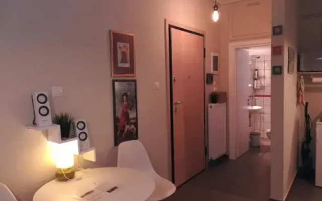 Koukaki ideal studio for 2