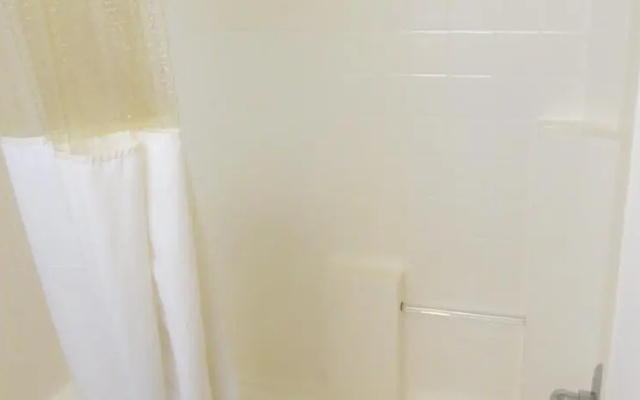 Travelodge Grand Rapids