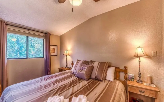 Mockingbird Cabin, 3 Bedrooms, Sleeps 8