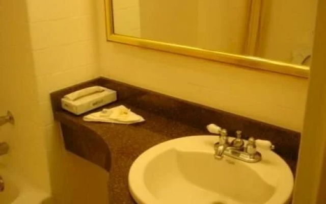 Red Carpet Inn & Suites Albany