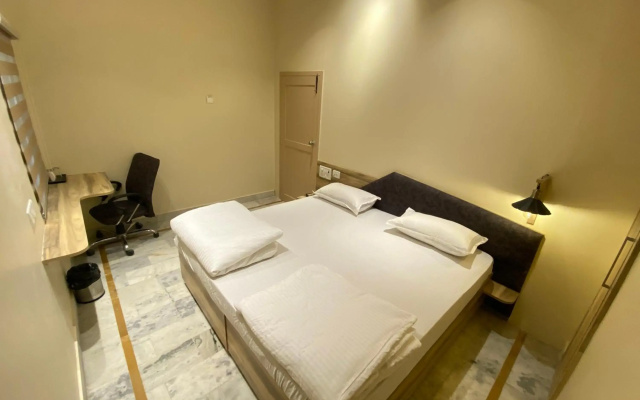 Backpackers Den