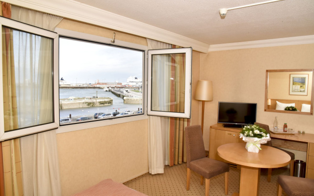 Holiday Inn Calais by IHG