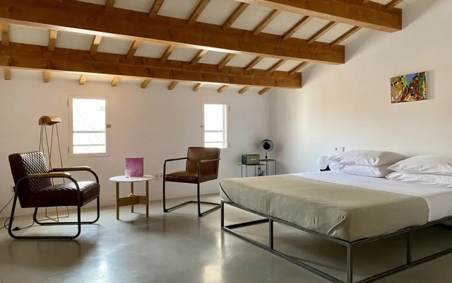 Fragile Boutique Hotel