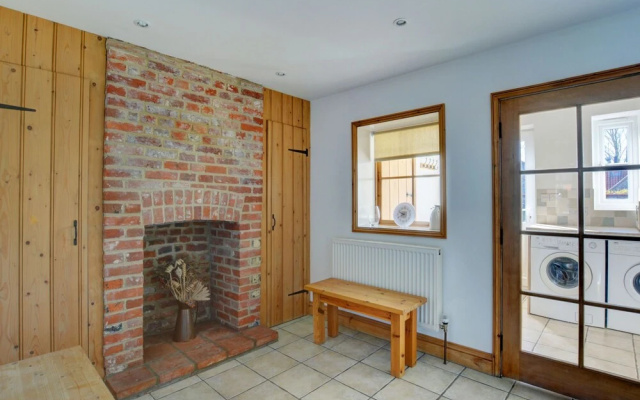 Tasteful holiday home in East Rudham with Garden
