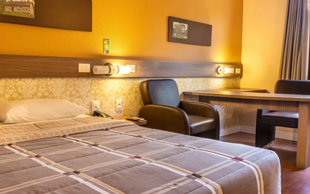 dec 10 hotel