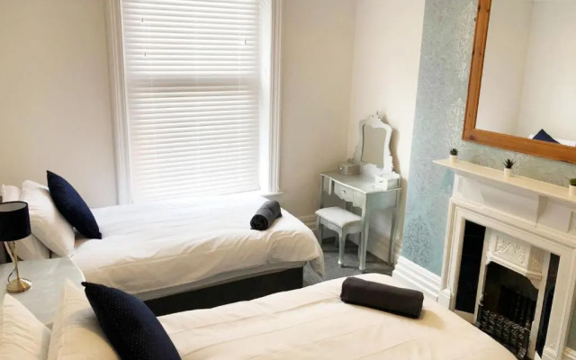 Summer Breeze. 3-bed apartment close to the beach