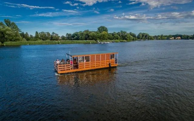Hausboot Demmin an der Peene