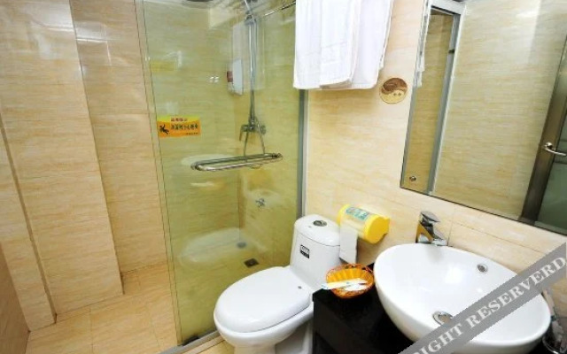 Xiamen Kangheng Yijing Hotel (Gaoqi Airport Houpu Subway Station)