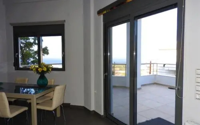 Theania Luxury Apartment
