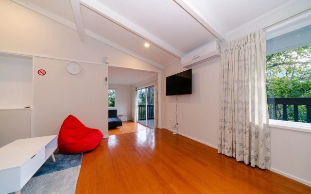 Takapuna Modern Vacation Home