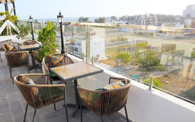 Emerald Ocean Hotel