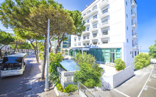 Hotel Continental Rimini городской автобус