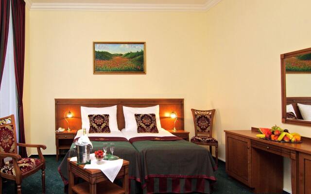 Green Garden Hotel вид на фасад