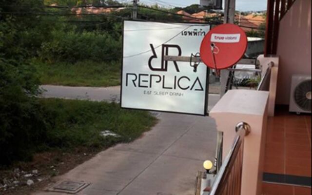 Replica Resort 0