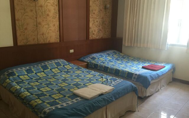 Отель Chantorn Jomtien Guest House 2 комната для гостей