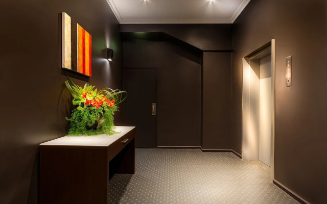 Crest on Barkly Hotel Melbourne