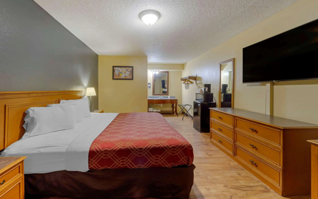 Econo Lodge Pryor