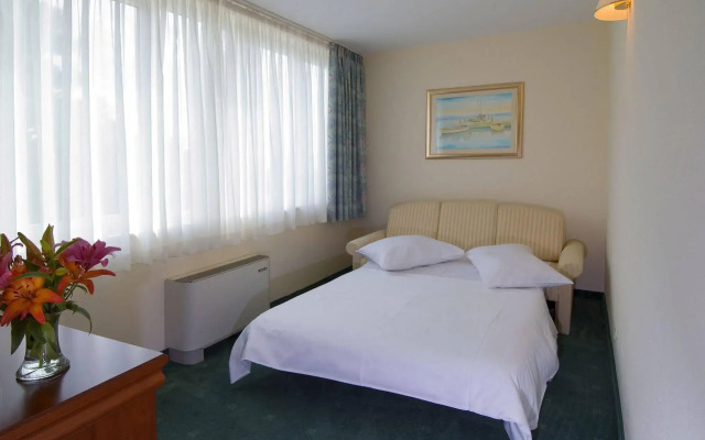 Hotel Bacchus