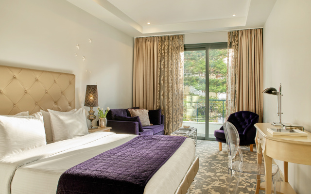 Dioni Boutique Hotel