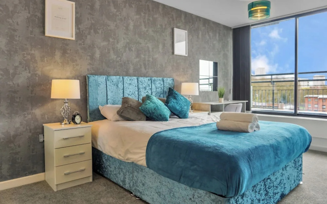 2 Bed Penthouse-sleeps 4 With Wraparound Balcony