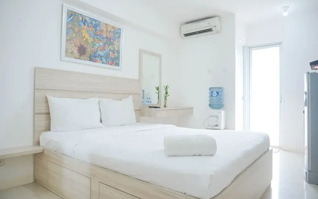 Cozy Stay and Homey Studio Apartment at Bassura City Apartment