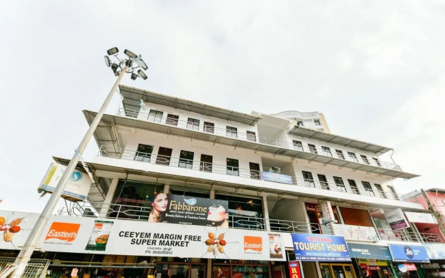 OYO 23106 Vattekad Tourist Home
