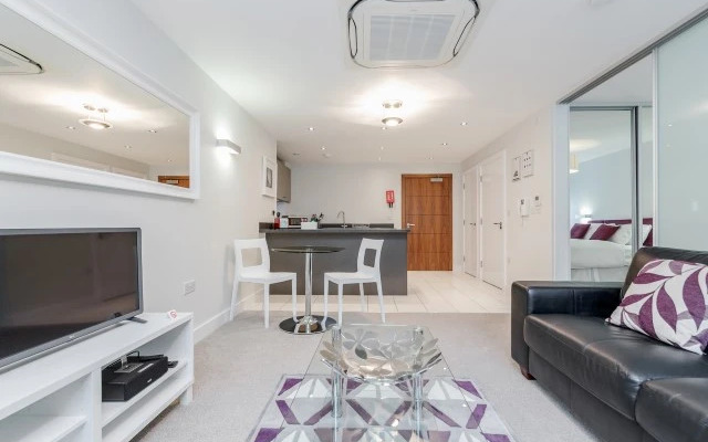 Roomspace - New Manor House