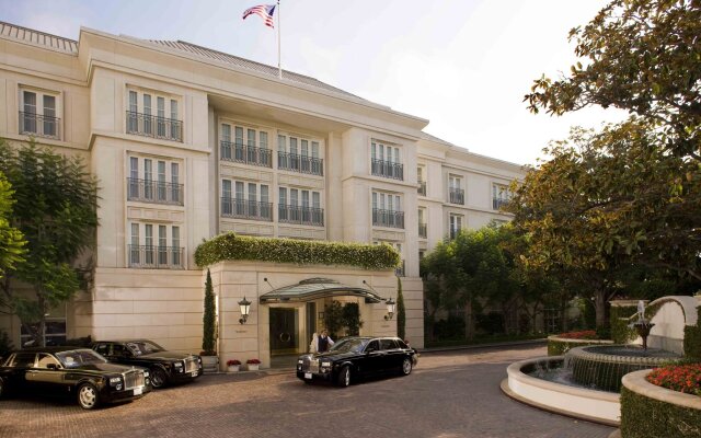 Отель The Peninsula Beverly Hills парковка